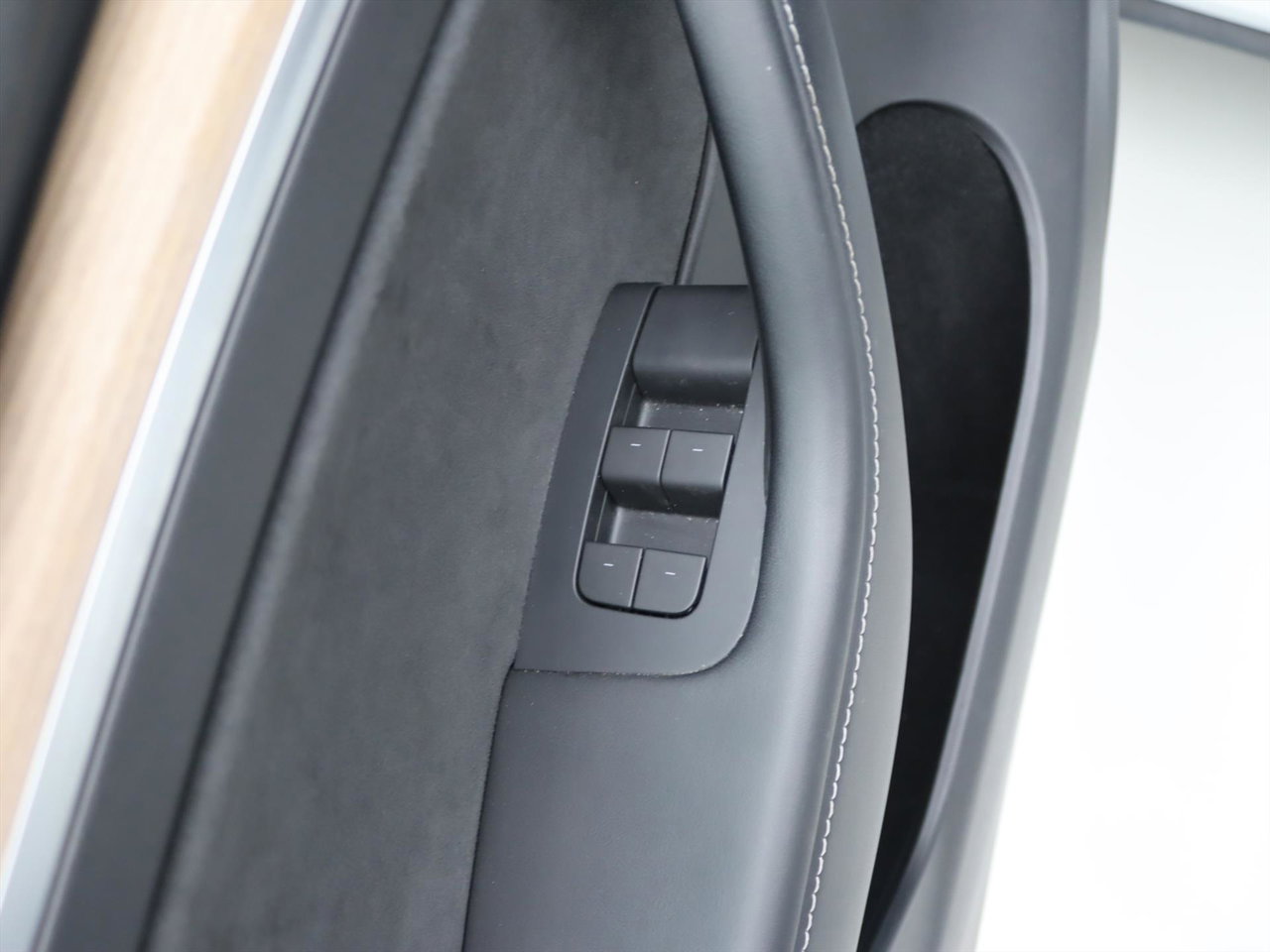 Tesla Model Y Standard RWD Plus 93.2% SoH [ AMD RYZEN+AUTOPILOT+19 INCH+PREMIUM AUDIO ] 29
