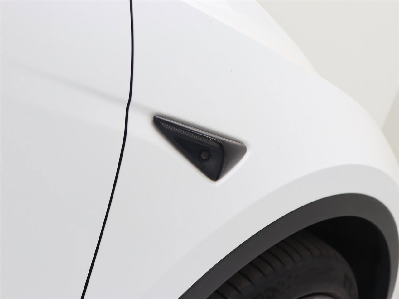 Tesla Model Y Standard RWD Plus 93.2% SoH [ AMD RYZEN+AUTOPILOT+19 INCH+PREMIUM AUDIO ] 25