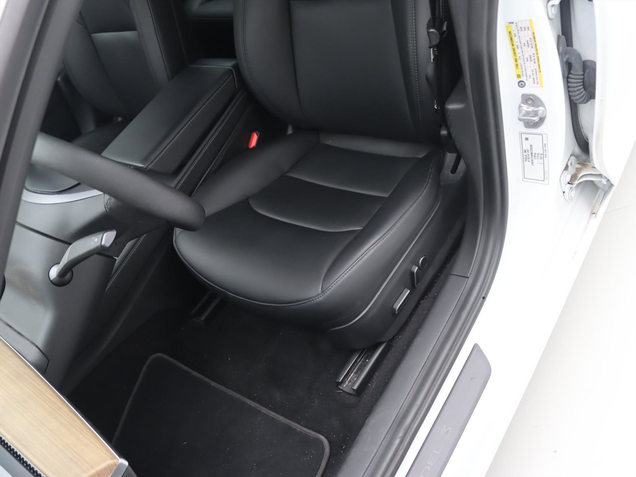 Tesla Model 3 Standard RWD Plus 90,3% SoH FACELIFT [ LFP-ACCU+WARMTEPOMP+AUTOPILOT+60 kWh+PREMIUM AUDIO ] 17