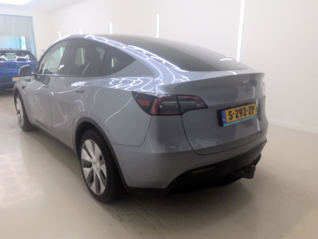 Tesla Model Y Long Range Dual Motor AWD 91,8% SoH Quicksilver [ AUTOPILOT+TREKHAAK+PANORAMADAK+STOELVERWARMING ] 5