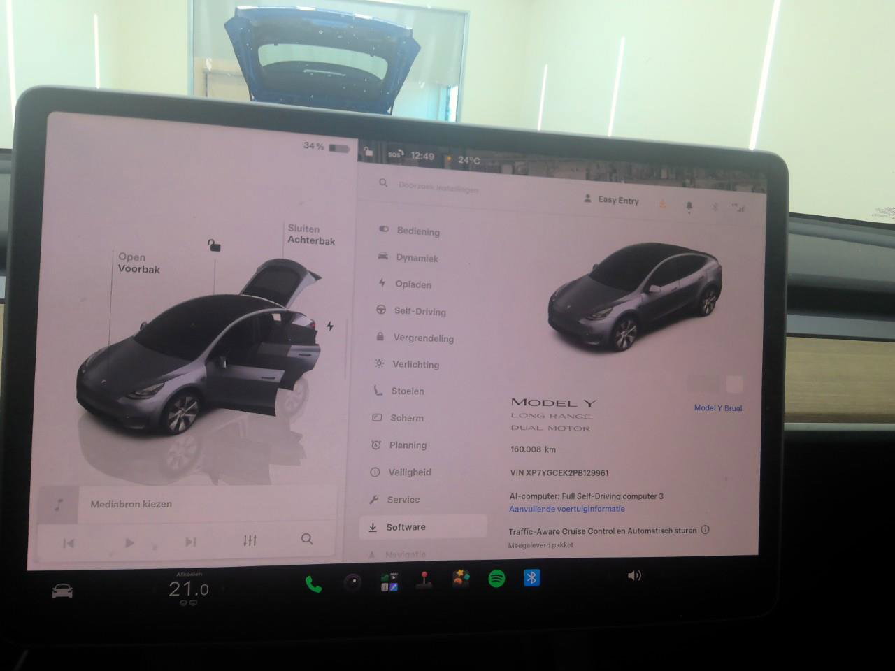 Tesla Model Y Long Range Dual Motor AWD 91,8% SoH Quicksilver [ AUTOPILOT+TREKHAAK+PANORAMADAK+STOELVERWARMING ] 3