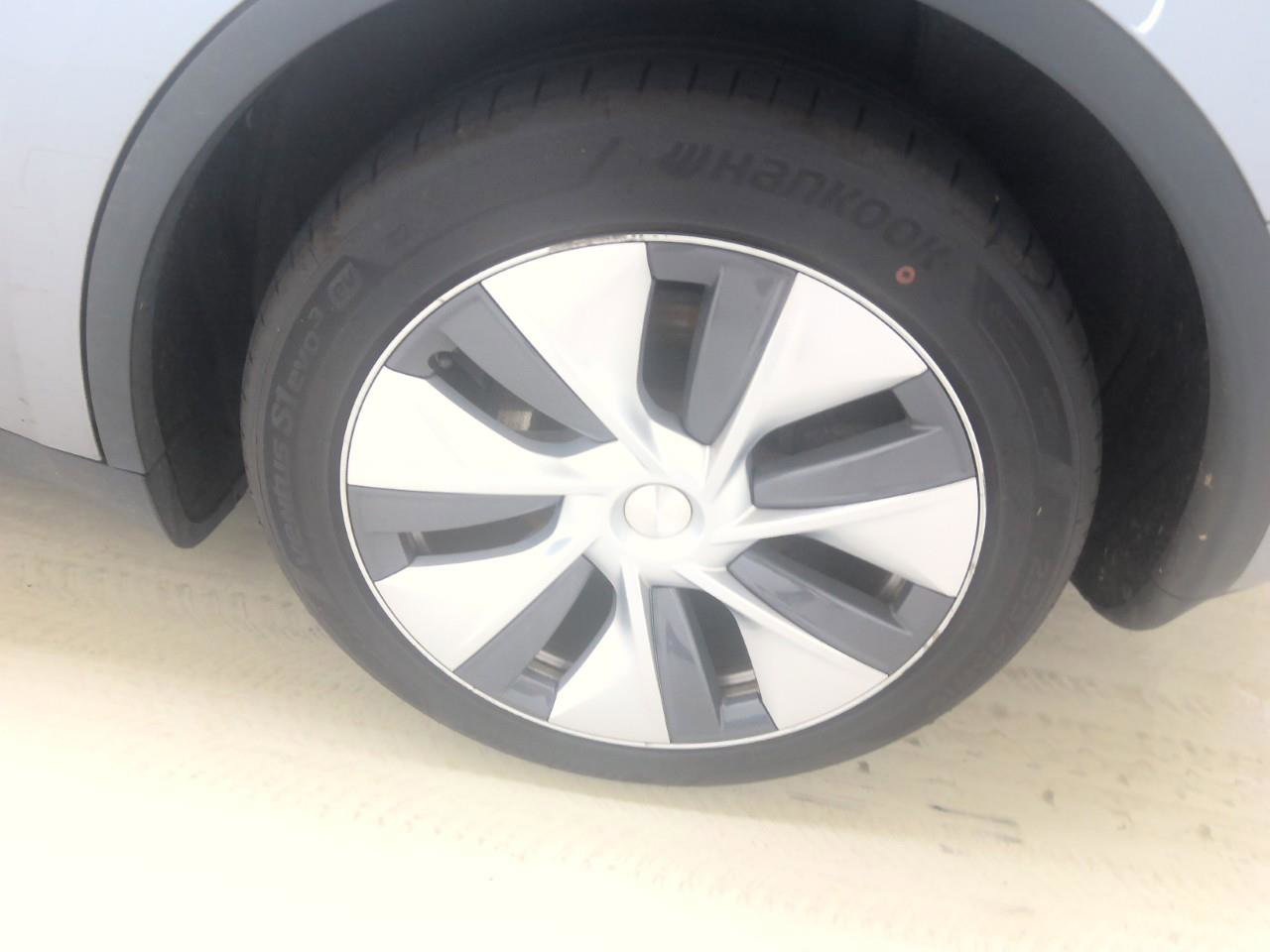 Tesla Model Y Long Range Dual Motor AWD 91,8% SoH Quicksilver [ AUTOPILOT+TREKHAAK+PANORAMADAK+STOELVERWARMING ] 13