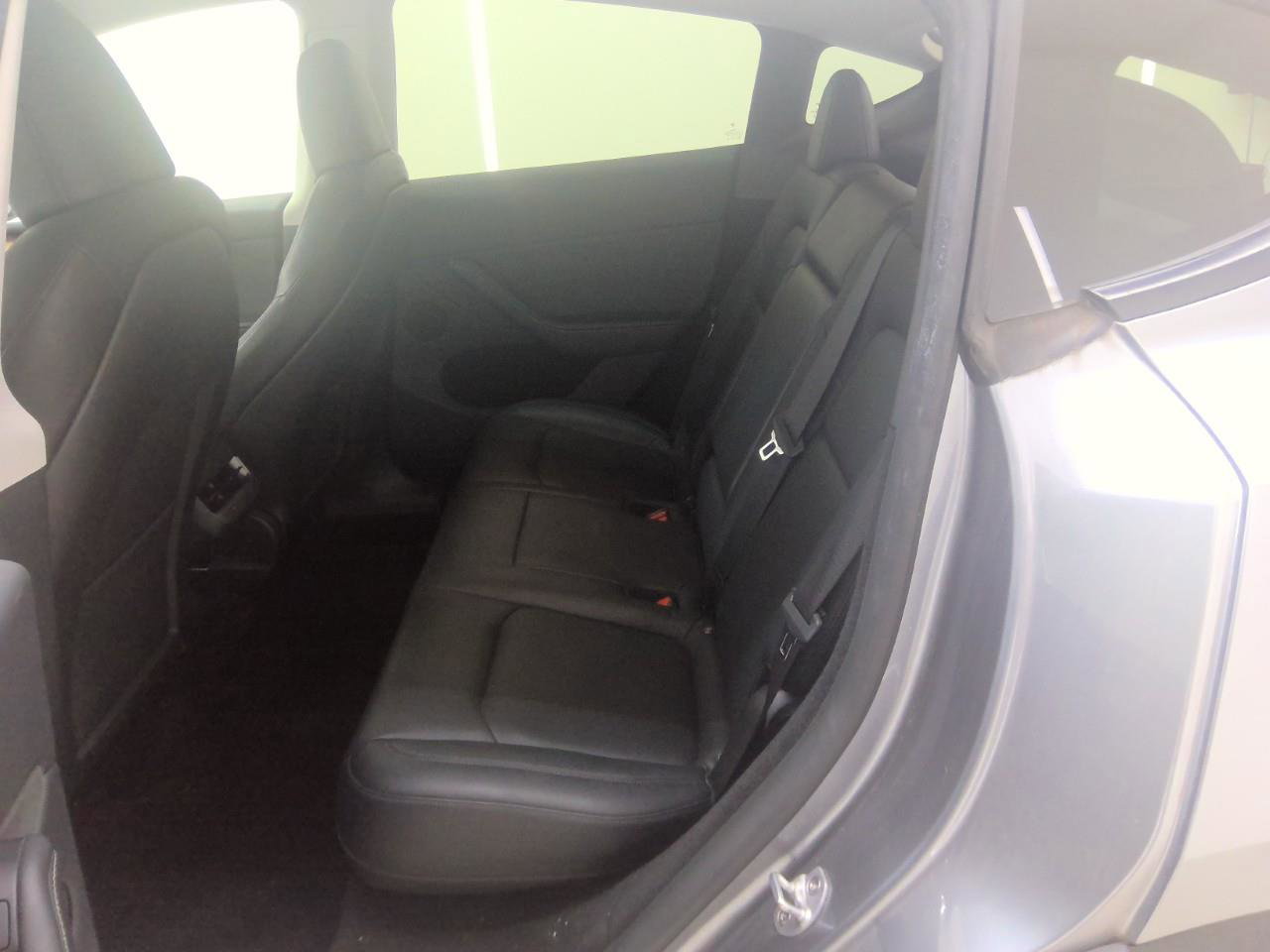 Tesla Model Y Long Range Dual Motor AWD 91,8% SoH Quicksilver [ AUTOPILOT+TREKHAAK+PANORAMADAK+STOELVERWARMING ] 8