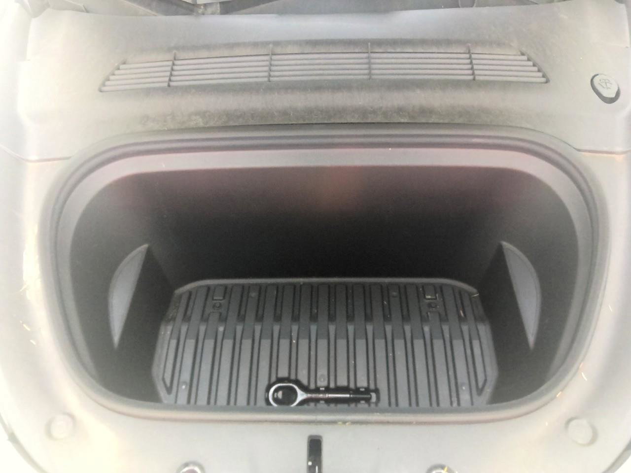 Tesla Model Y Long Range Dual Motor AWD 91,8% SoH Quicksilver [ AUTOPILOT+TREKHAAK+PANORAMADAK+STOELVERWARMING ] 12