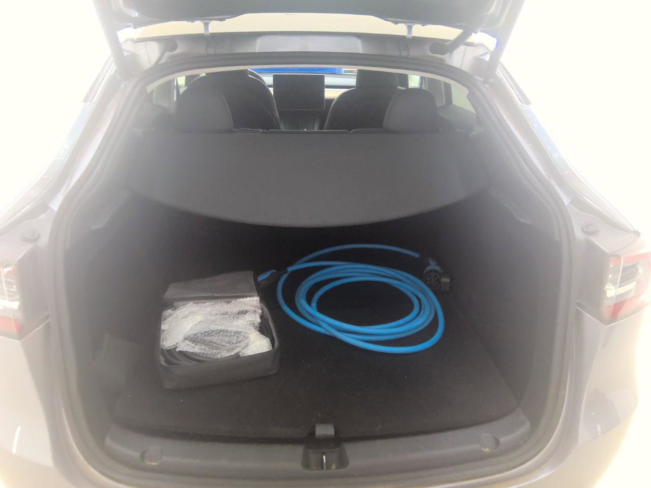 Tesla Model Y Long Range Dual Motor AWD 91,8% SoH Quicksilver [ AUTOPILOT+TREKHAAK+PANORAMADAK+STOELVERWARMING ] 9