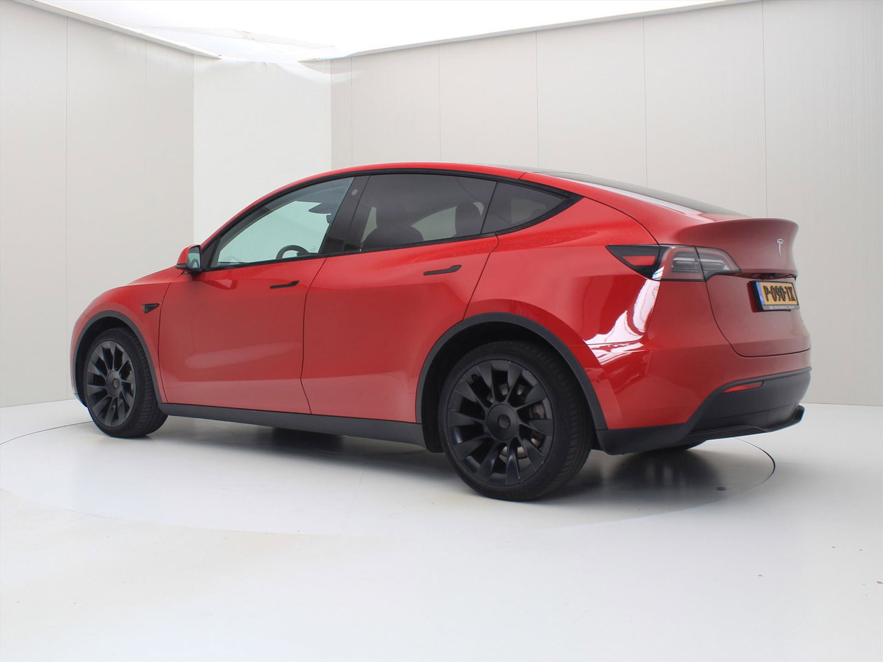Tesla Model Y Long Range AWD 75kWh 351pk AMD RYZEN 92,2% SoH [ AUTOPILOT+20 INCH+PREMIUM AUDIO ] 3