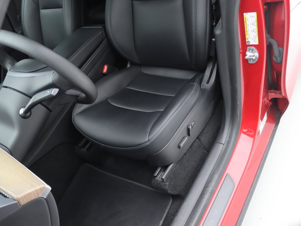 Tesla Model Y Long Range AWD 75kWh 351pk AMD RYZEN 92,2% SoH [ AUTOPILOT+20 INCH+PREMIUM AUDIO ] 24