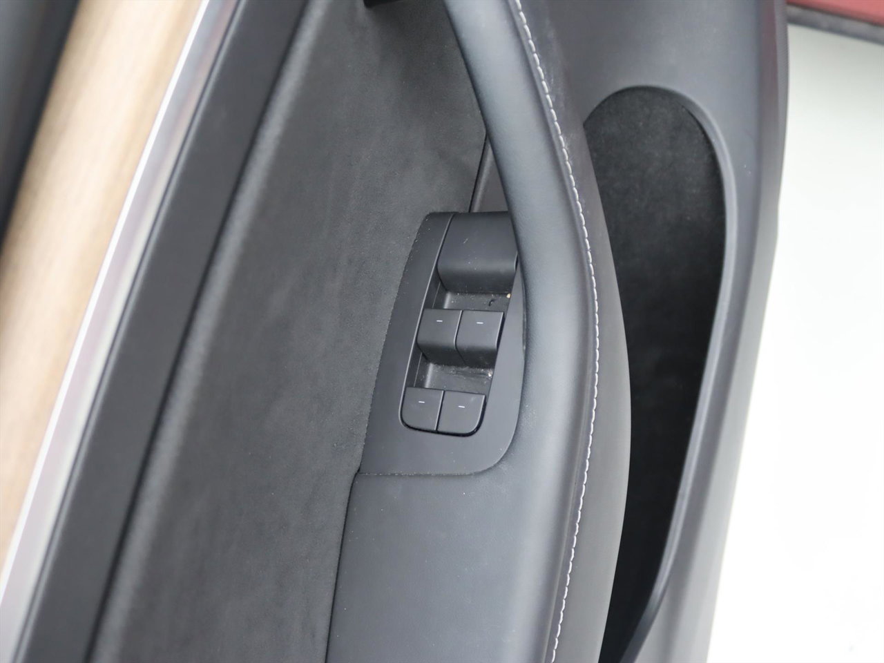 Tesla Model Y Long Range AWD 75kWh 351pk AMD RYZEN 92,2% SoH [ AUTOPILOT+20 INCH+PREMIUM AUDIO ] 23
