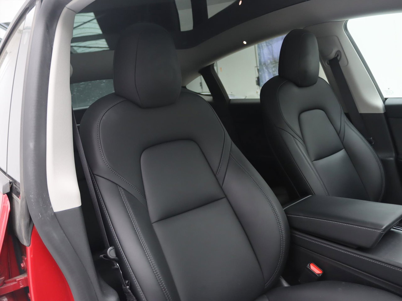 Tesla Model Y Long Range AWD 75kWh 351pk AMD RYZEN 92,2% SoH [ AUTOPILOT+20 INCH+PREMIUM AUDIO ] 20