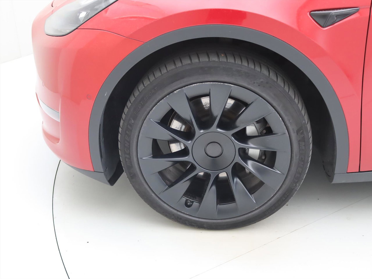 Tesla Model Y Long Range AWD 75kWh 351pk AMD RYZEN 92,2% SoH [ AUTOPILOT+20 INCH+PREMIUM AUDIO ] 21