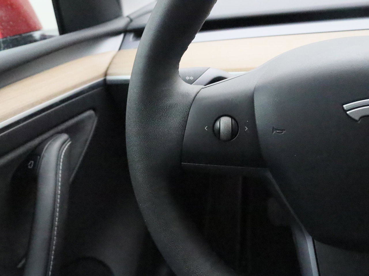Tesla Model Y Long Range AWD 75kWh 351pk AMD RYZEN 92,2% SoH [ AUTOPILOT+20 INCH+PREMIUM AUDIO ] 25