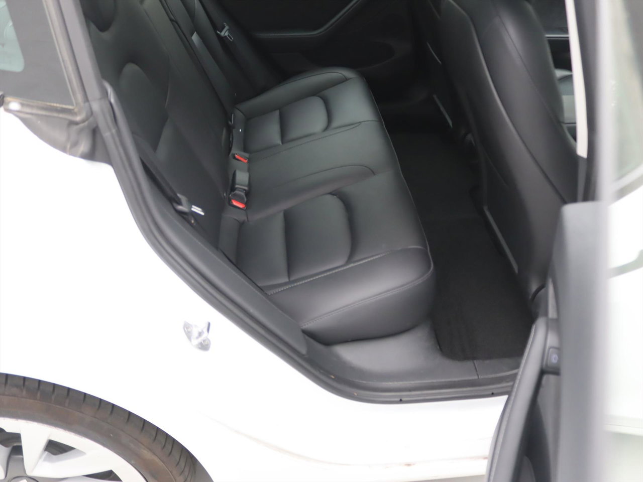 Tesla Model 3 Long-Range AWD 351pk 75 kWh FACELIFT [ TREKHAAK+WARMTEPOMP+19 INCH+AUTOPILOT+PREMIUM AUDIO ] 16