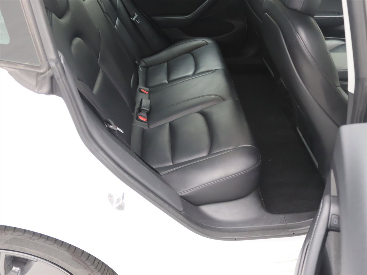 Tesla Model 3 Long-Range AWD 351pk 75 kWh 91.6% SoH FACELIFT [ TREKHAAK+LEDER+WARMTEPOMP+ENHANCED AUTOPILOT ] 17