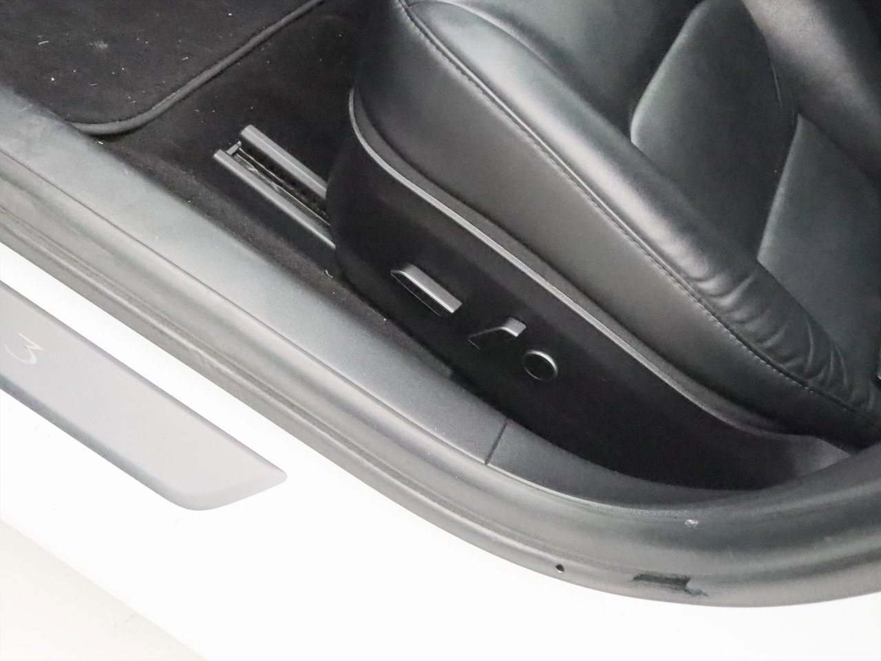 Tesla Model 3 Long-Range AWD 351pk 75 kWh FACELIFT [ WARMTEPOMP+AUTOPILOT+PREMIUM AUDIO ] 24