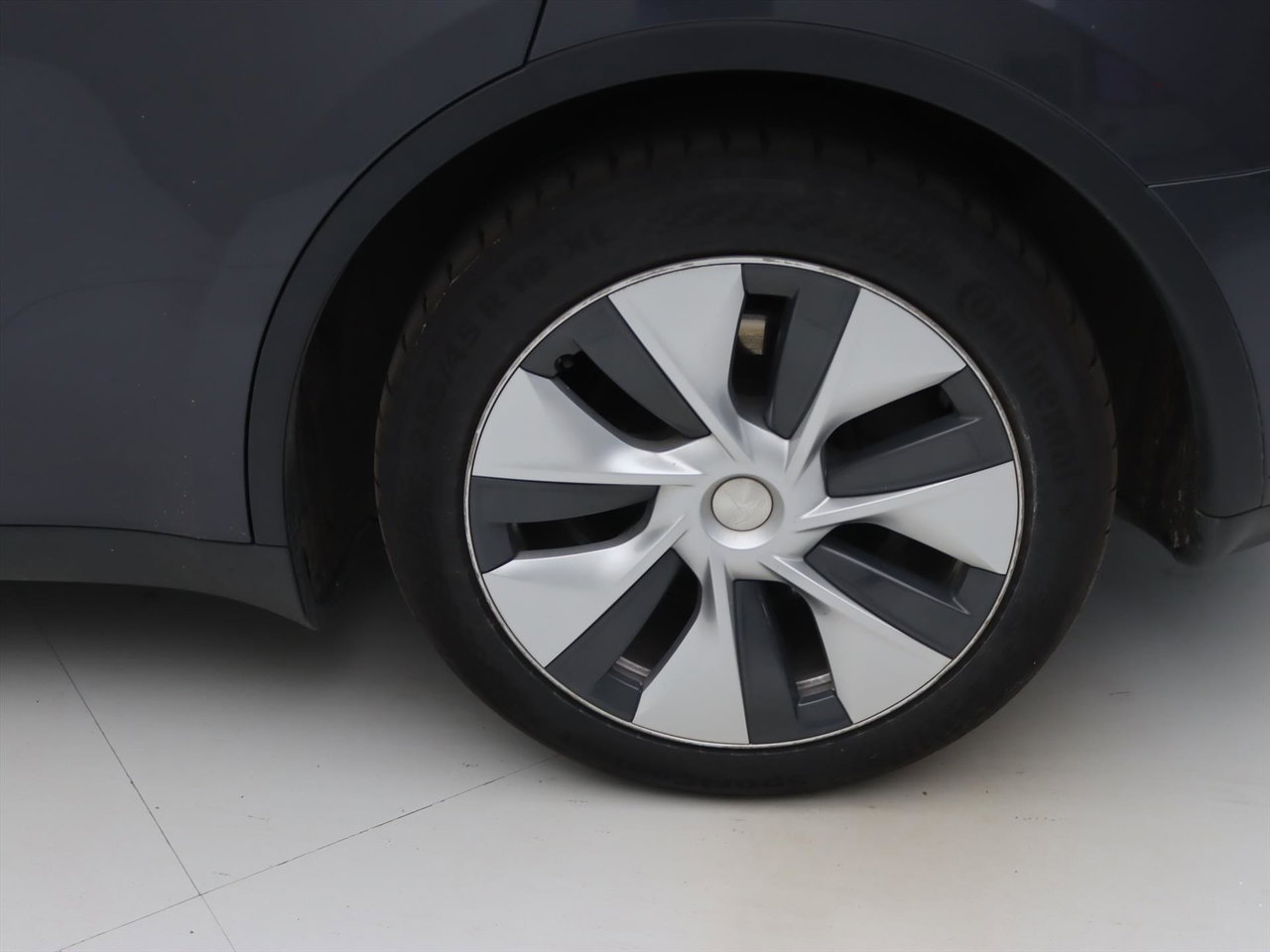 Tesla Model Y Standard RWD Plus 351pk AMD RYZEN [ LFP ACCU+AUTOPILOT+19 INCH+PREMIUM AUDIO ] 22
