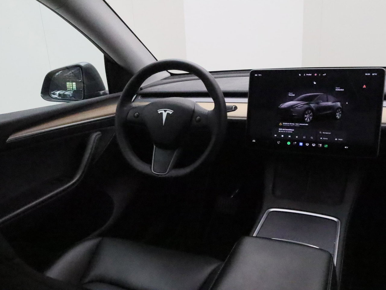 Tesla Model Y Standard RWD Plus 351pk AMD RYZEN [ LFP ACCU+AUTOPILOT+19 INCH+PREMIUM AUDIO ] 17