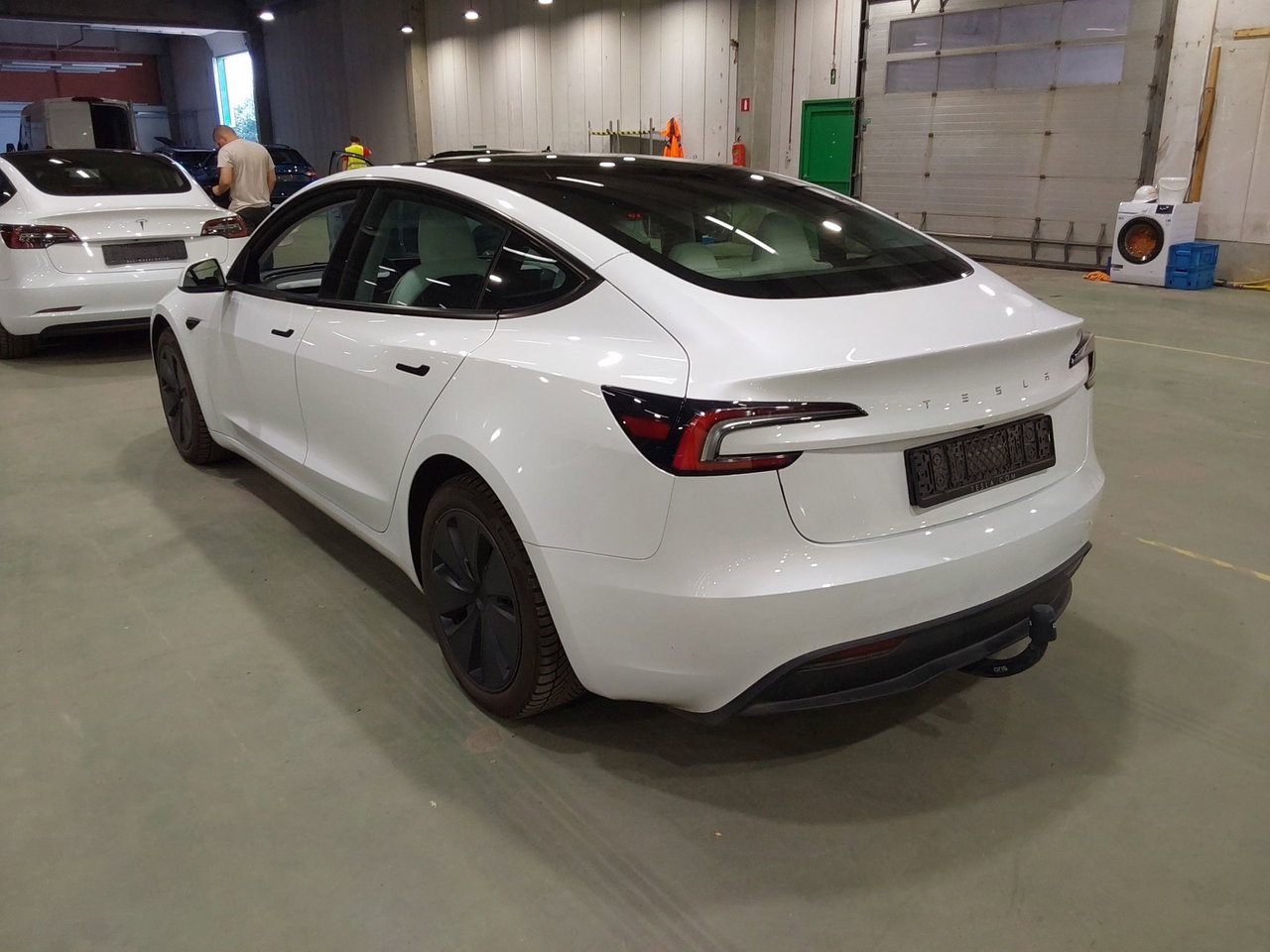 Tesla Model 3 Highland RWD 99% SoH [ LFP ACCU+HW4+WIT LEDER+TREKHAAK+AUTOPILOT+NIEUW MODEL] 3