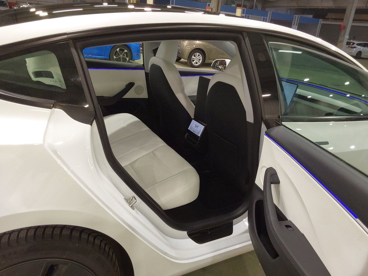 Tesla Model 3 Highland RWD 99% SoH [ LFP ACCU+HW4+WIT LEDER+TREKHAAK+AUTOPILOT+NIEUW MODEL] 6