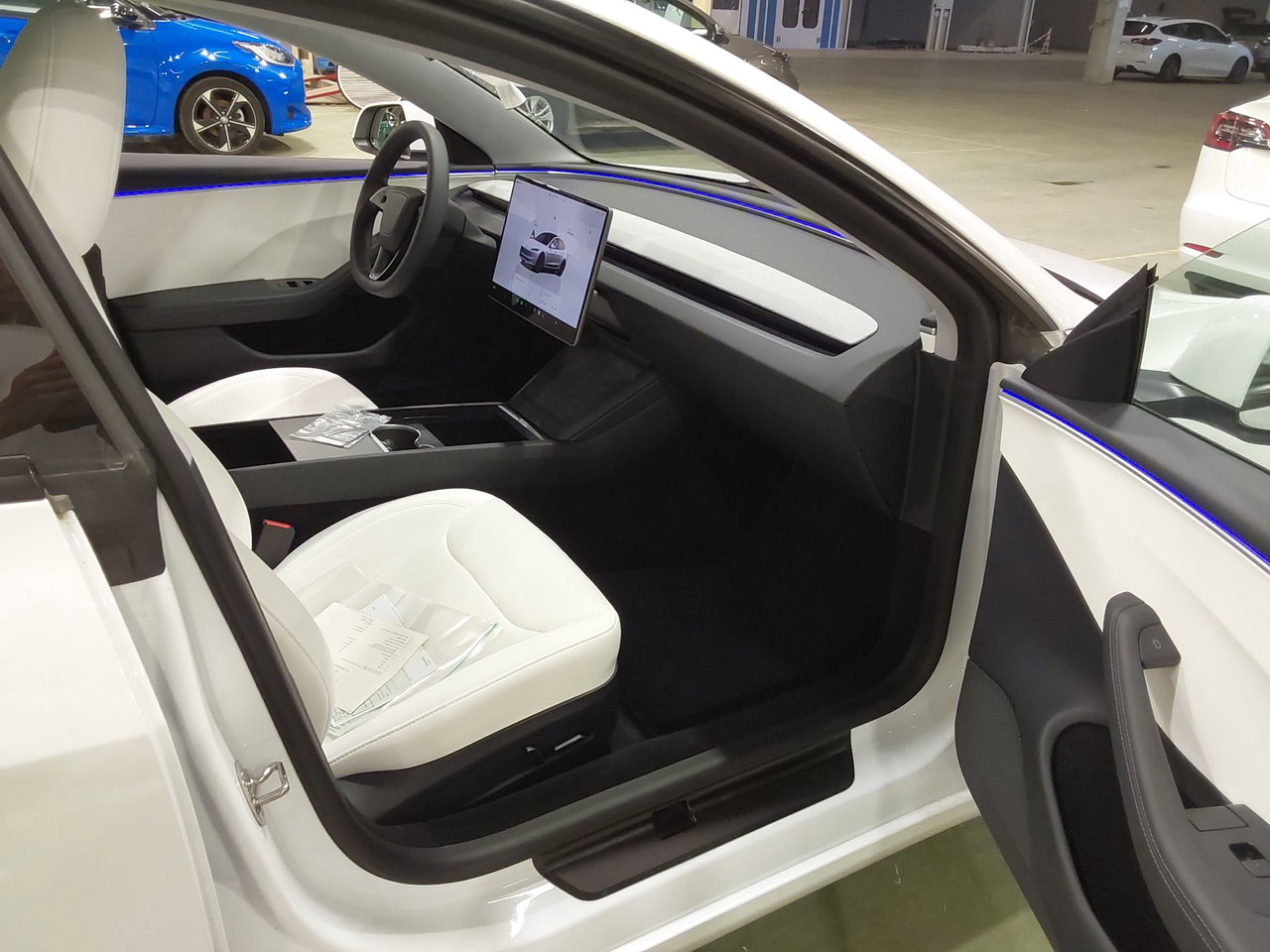 Tesla Model 3 Highland RWD 99% SoH [ LFP ACCU+HW4+WIT LEDER+TREKHAAK+AUTOPILOT+NIEUW MODEL] 8