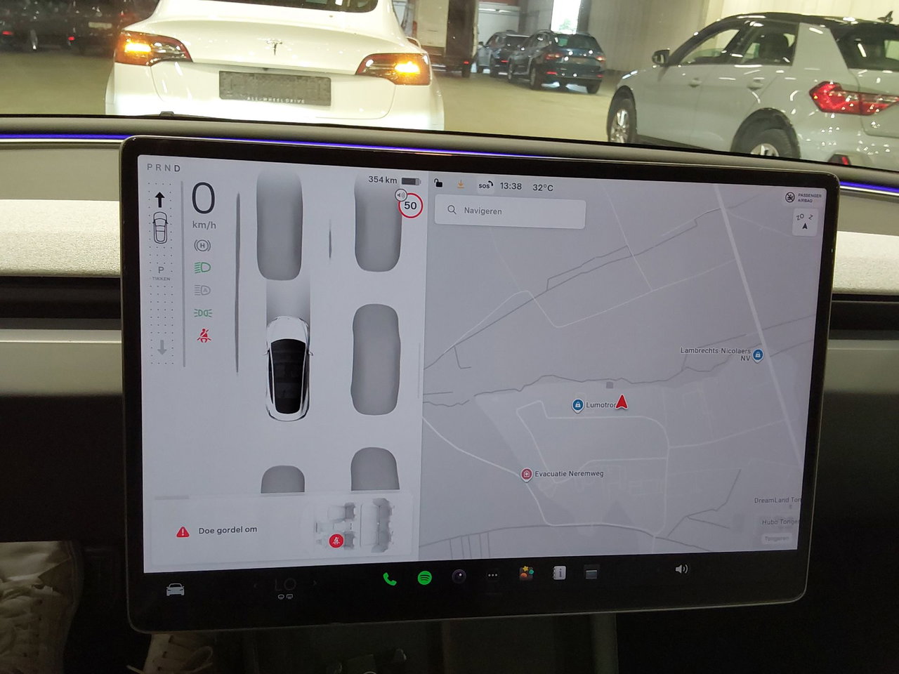 Tesla Model 3 Highland RWD 99% SoH [ LFP ACCU+HW4+WIT LEDER+TREKHAAK+AUTOPILOT+NIEUW MODEL] 11