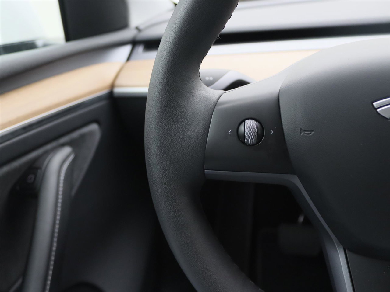 Tesla Model Y Long Range AWD 75kWh 351pk [ AMD RYZEN+AUTOPILOT+19 INCH+PREMIUM AUDIO ] 20