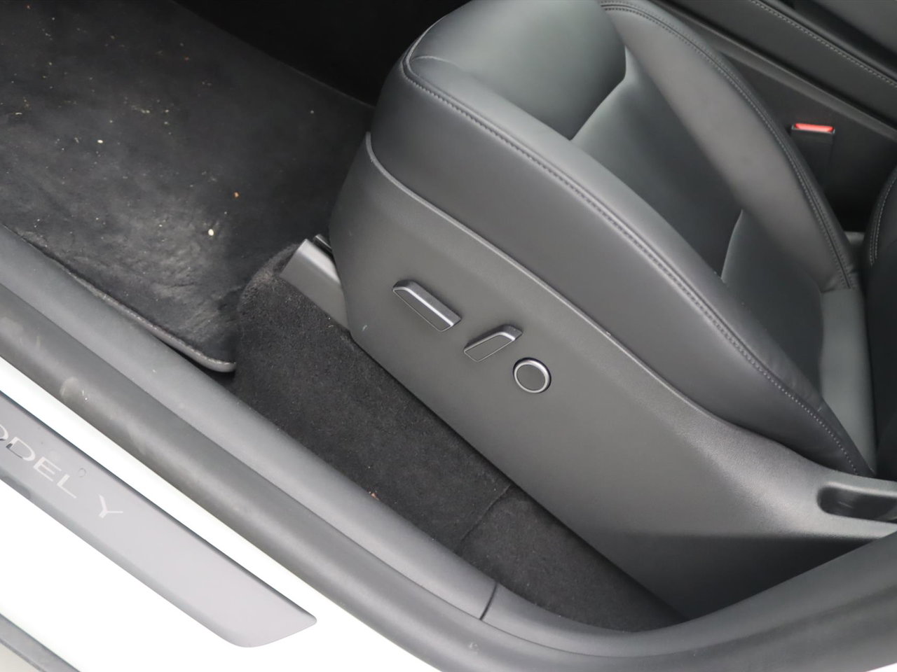 Tesla Model Y Long Range AWD 75kWh 351pk [ AMD RYZEN+AUTOPILOT+19 INCH+PREMIUM AUDIO ] 16