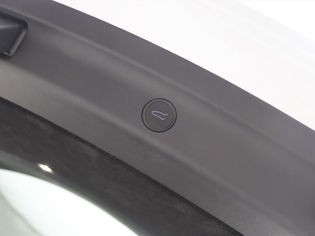 Tesla Model Y Long Range AWD 75kWh 351pk [ AMD RYZEN+AUTOPILOT+19 INCH+PREMIUM AUDIO ] 24