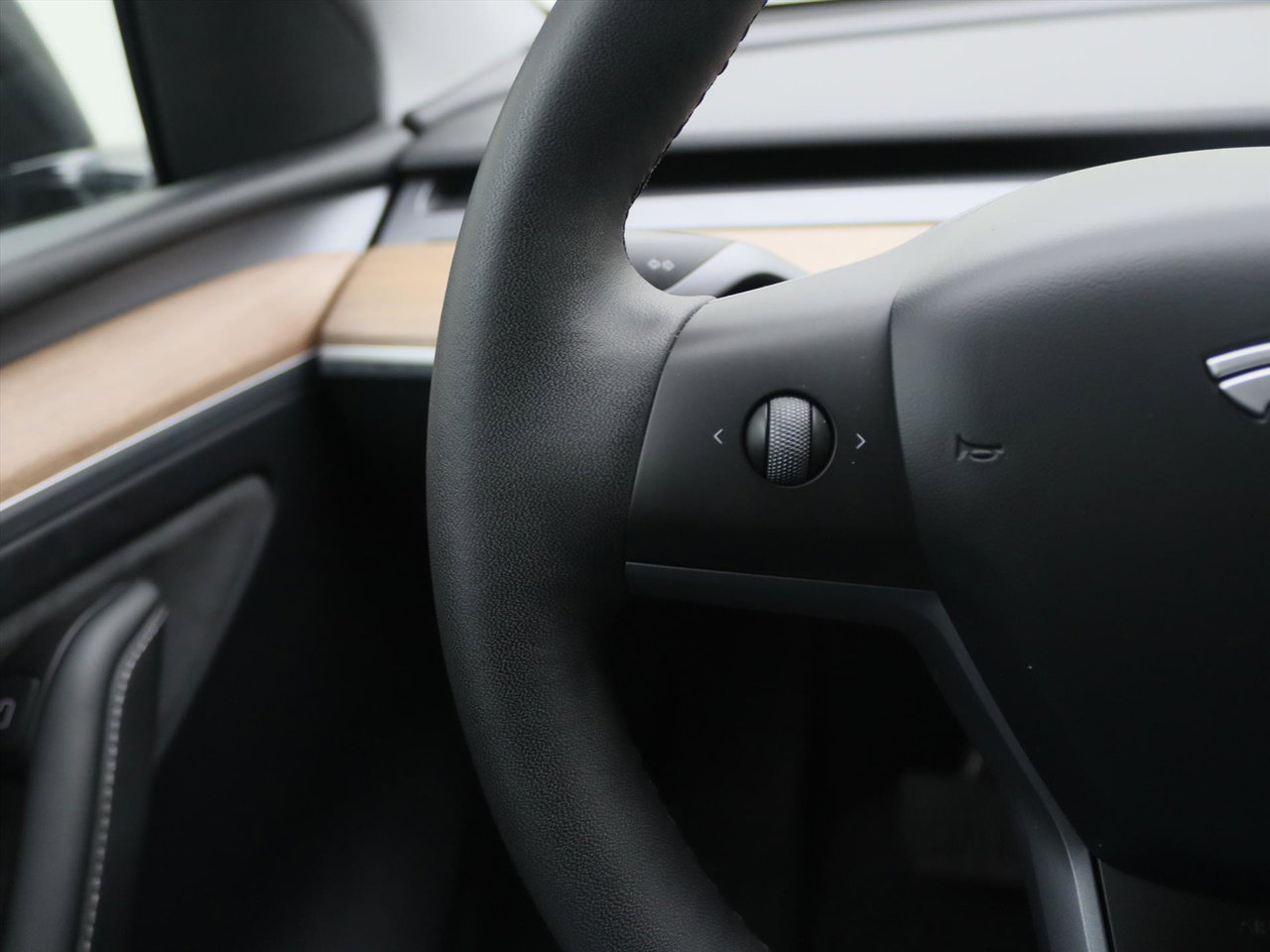 Tesla Model Y Long Range AWD 75kWh 351pk [ AMD RYZEN+AUTOPILOT+19 INCH+PREMIUM AUDIO ] 20