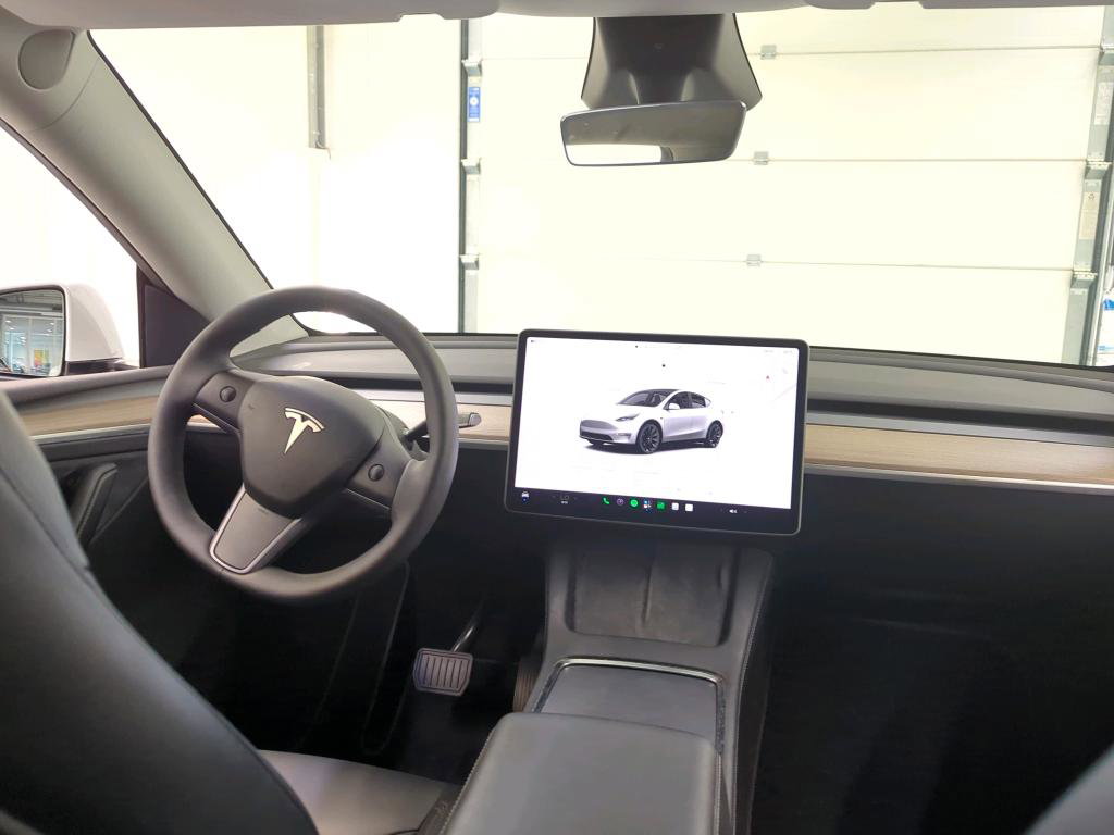 Tesla Model Y Standard RWD Plus 351pk 94,8% SoH [ HW4+LFP ACCU+AUTOPILOT+20 INCH+PREMIUM AUDIO ] 6
