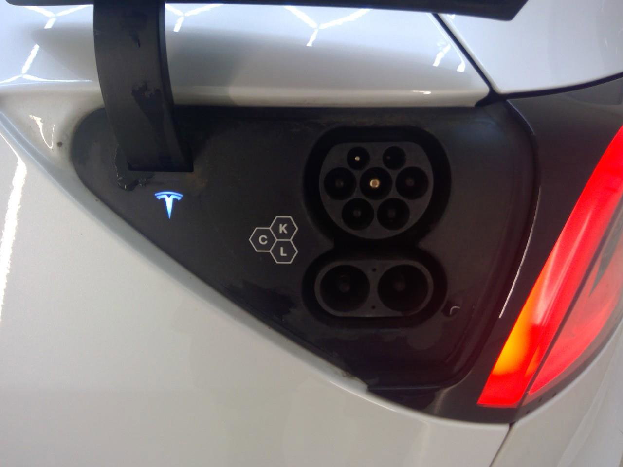 Tesla Model Y Long Range AWD 75kWh 351pk AMD RYZEN 92.6% SoH [ TREKHAAK+AUTOPILOT+19 INCH+PREMIUM AUDIO ] 18