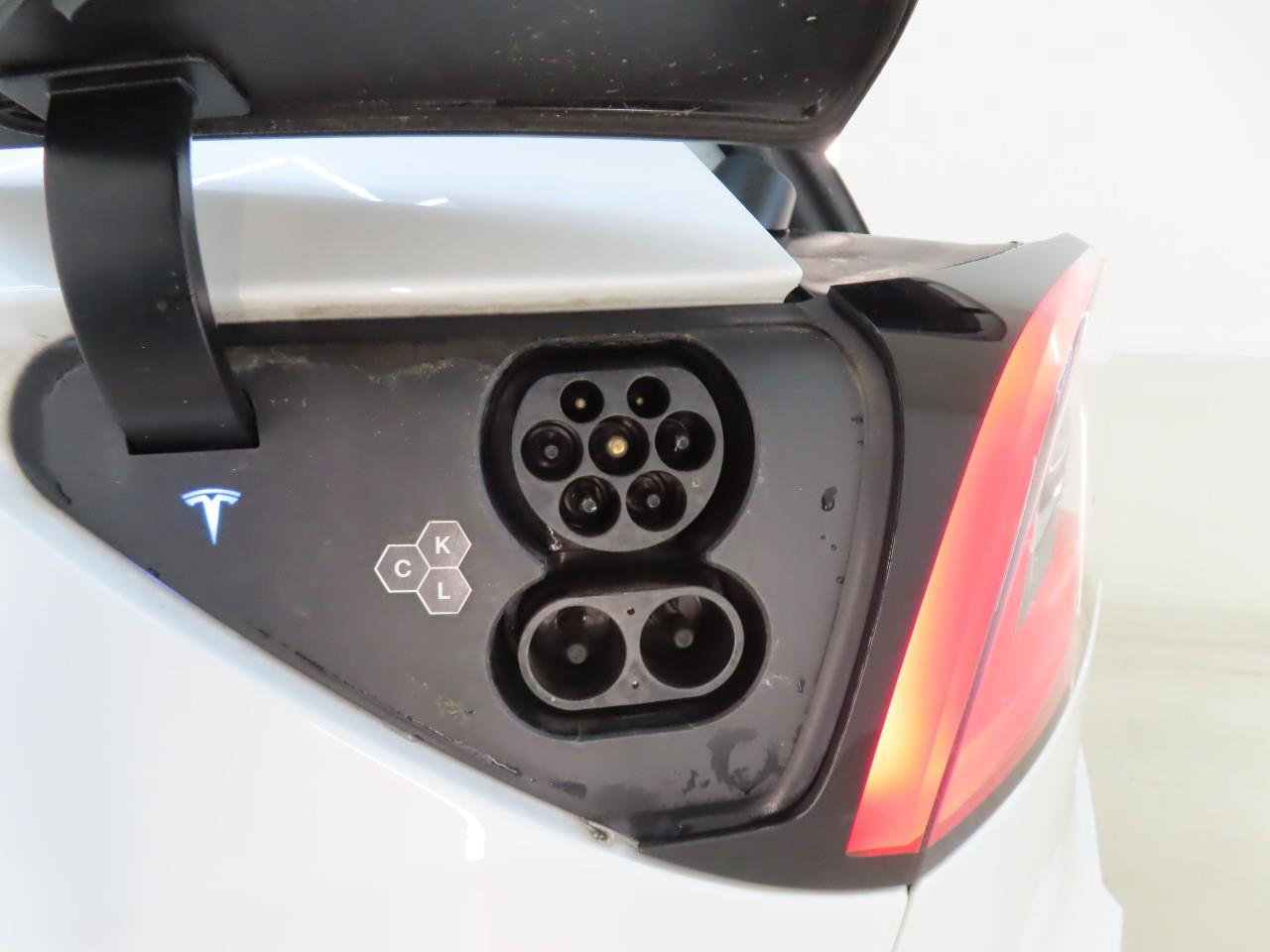 Tesla Model Y Standard RWD Plus 351pk 92.2% SoH AMD RYZEN [ TREKHAAK+LFP ACCU+AUTOPILOT+19 INCH+PREMIUM AUDIO ] 19