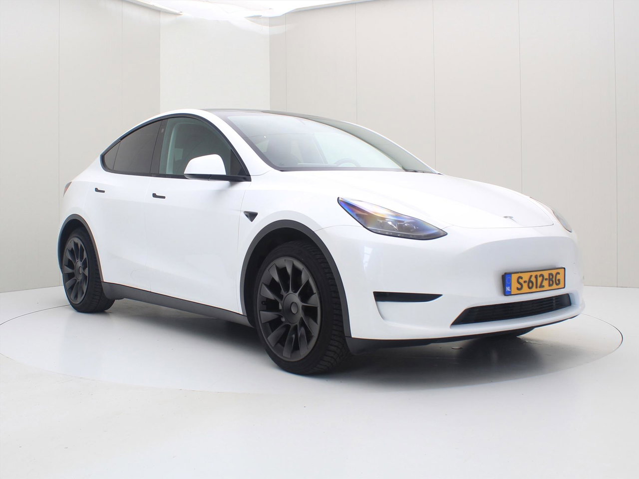 Tesla Model Y Standard RWD Plus 351pk 90,9% SoH [ TREKHAAK+LFP ACCU+AUTOPILOT+20 INCH+PREMIUM AUDIO ] 4