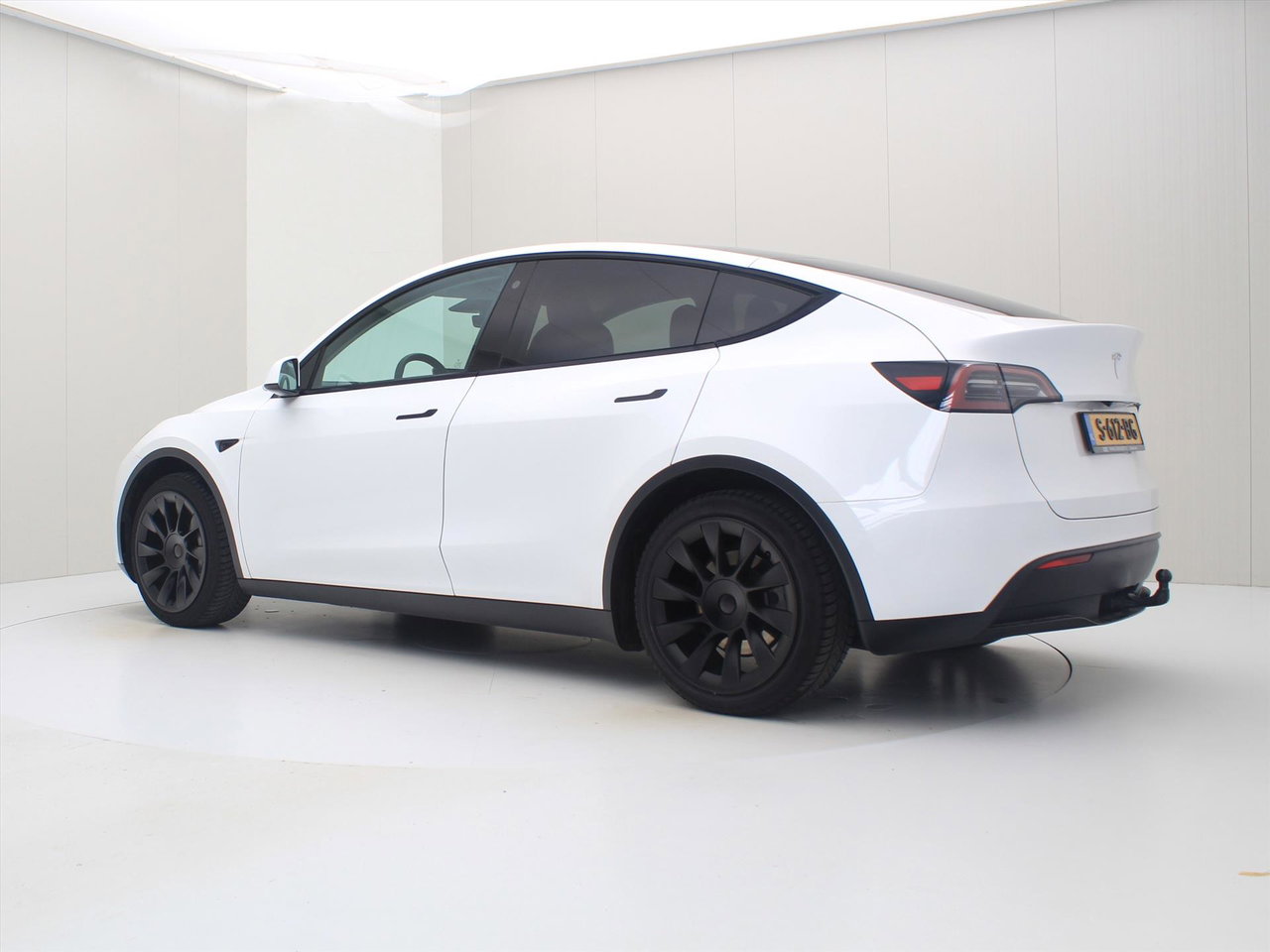 Tesla Model Y Standard RWD Plus 351pk 90,9% SoH [ TREKHAAK+LFP ACCU+AUTOPILOT+20 INCH+PREMIUM AUDIO ] 3