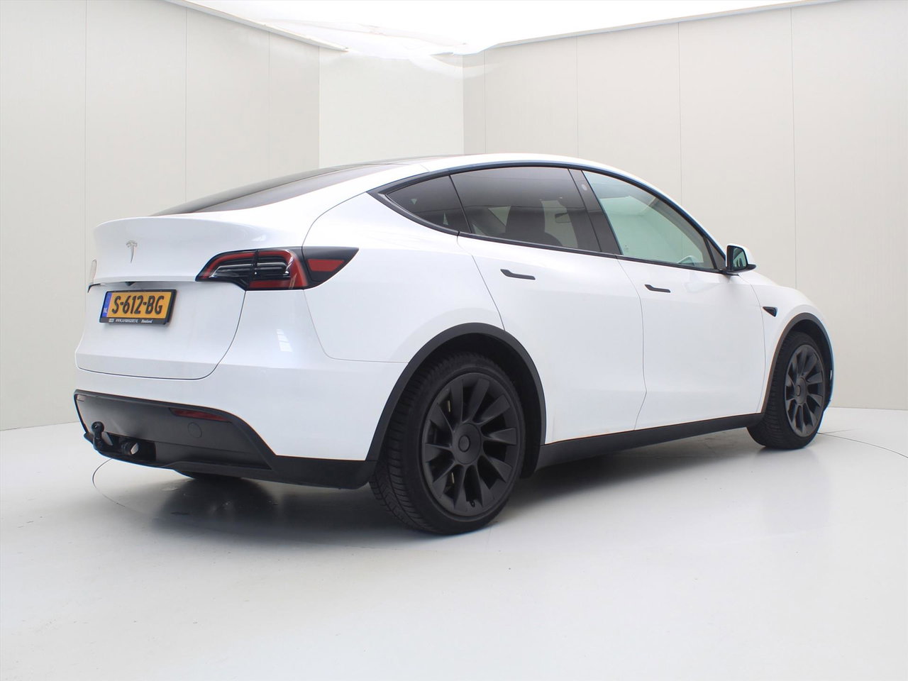 Tesla Model Y Standard RWD Plus 351pk 90,9% SoH [ TREKHAAK+LFP ACCU+AUTOPILOT+20 INCH+PREMIUM AUDIO ] 2