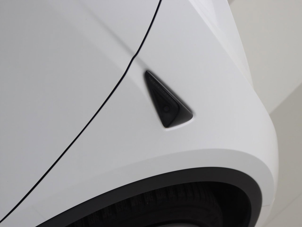 Tesla Model Y Standard RWD Plus 351pk 90,9% SoH [ TREKHAAK+LFP ACCU+AUTOPILOT+20 INCH+PREMIUM AUDIO ] 12