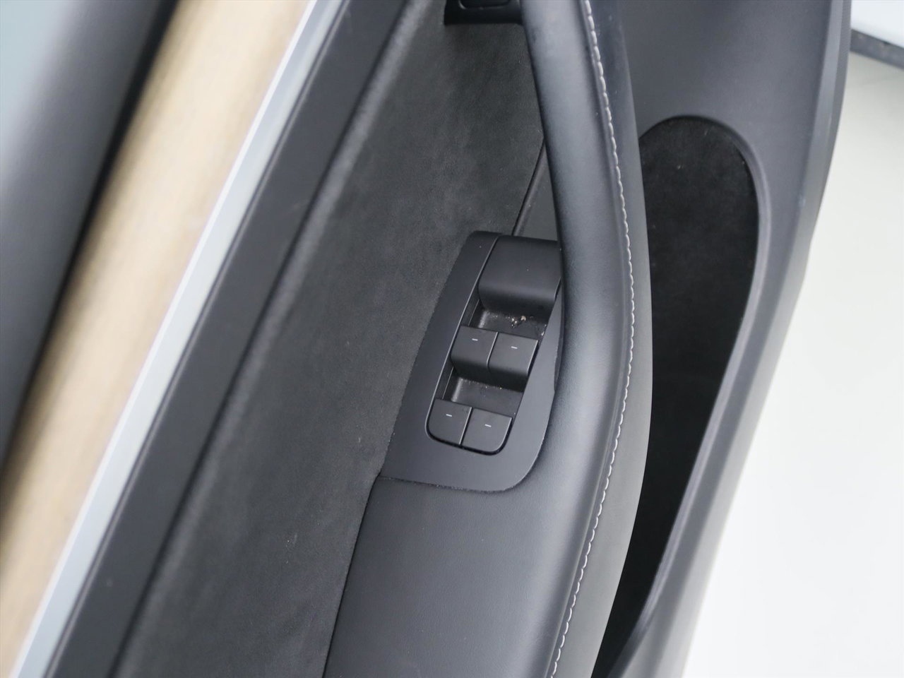 Tesla Model Y Standard RWD Plus 351pk 90,9% SoH [ TREKHAAK+LFP ACCU+AUTOPILOT+20 INCH+PREMIUM AUDIO ] 22