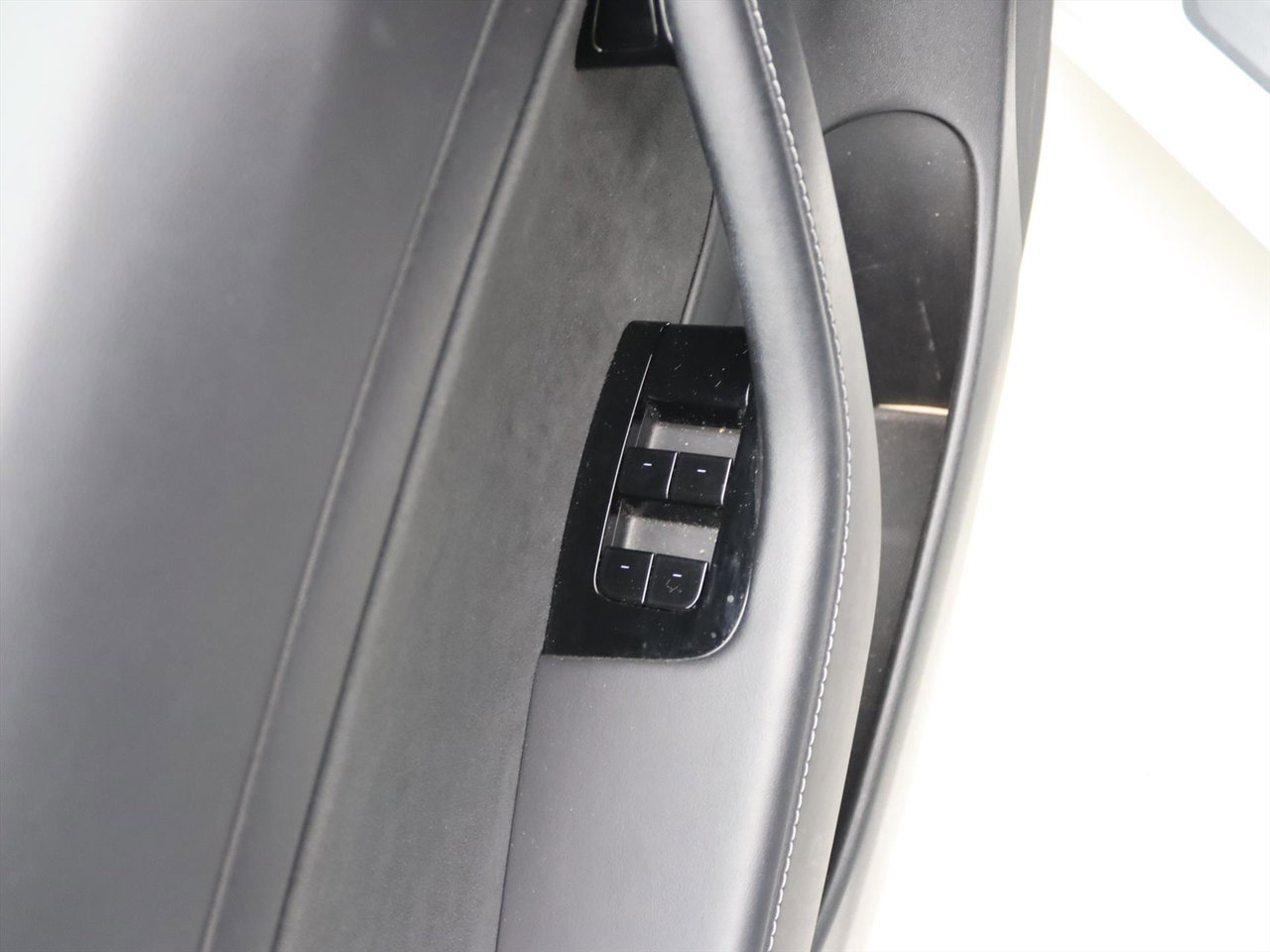 Tesla Model 3 Standard RWD Plus [ AUTOPILOT+60 kWh+PREMIUM AUDIO ] 22