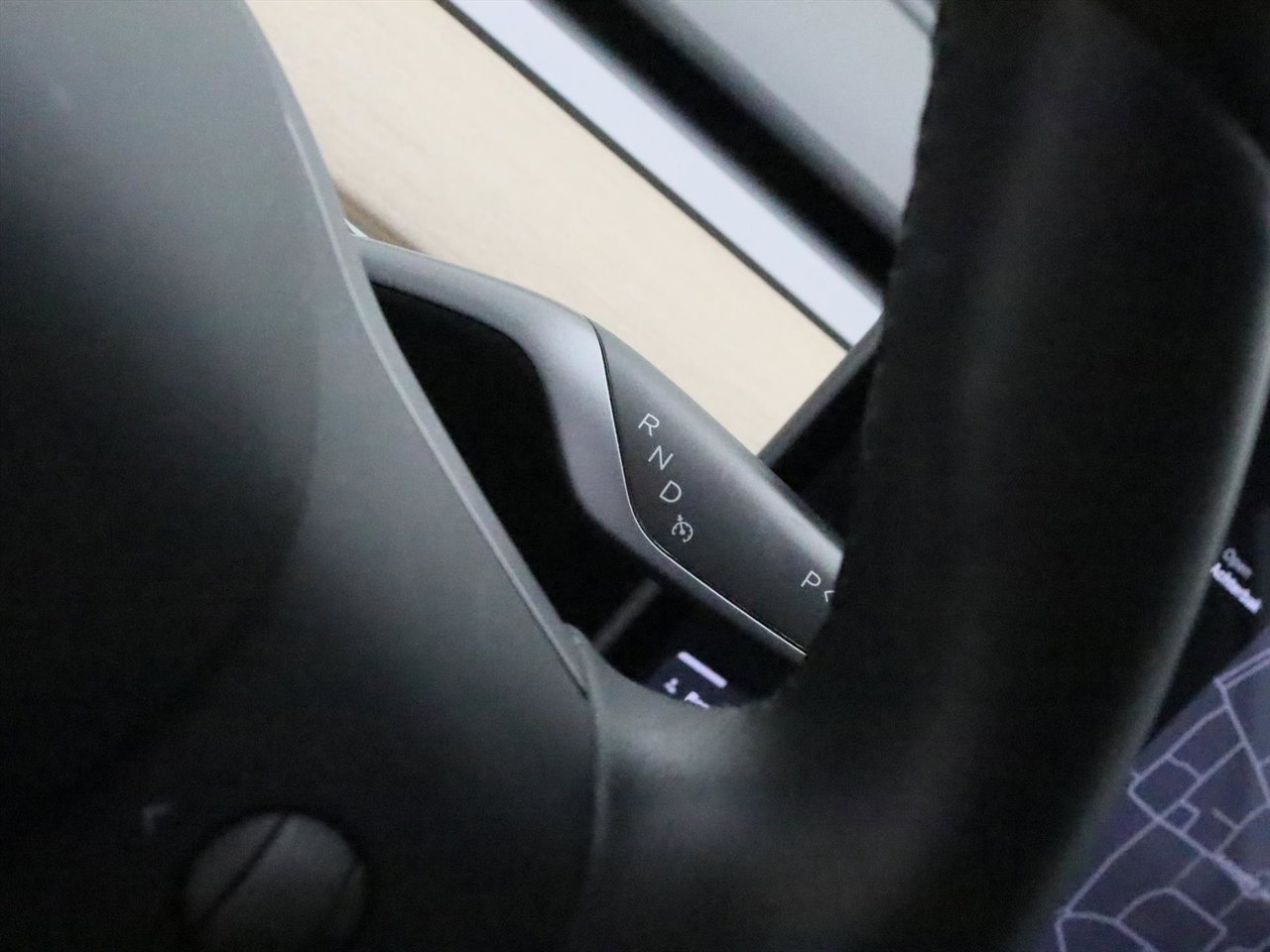 Tesla Model 3 Standard RWD Plus [ AUTOPILOT+60 kWh+PREMIUM AUDIO ] 25