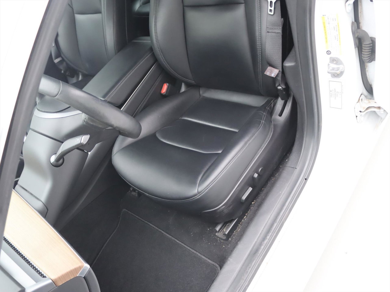 Tesla Model 3 Standard RWD Plus [ AUTOPILOT+60 kWh+PREMIUM AUDIO ] 24