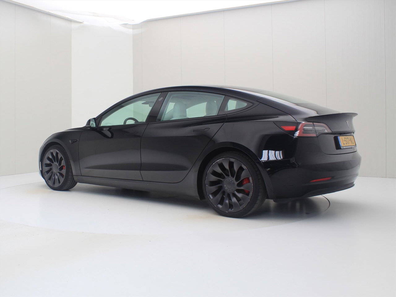 Tesla Model 3 Performance AWD 486pk 75 kWh FACELIFT 87,4% SoH [ WIT LEDER+AUTOPILOT+567KM WLTP+PREMIUM AUDIO ] 4