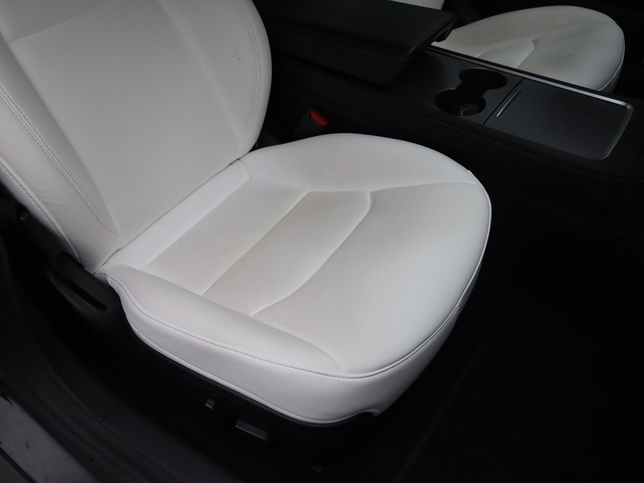Tesla Model 3 Performance AWD 486pk 75 kWh FACELIFT 87,4% SoH [ WIT LEDER+AUTOPILOT+567KM WLTP+PREMIUM AUDIO ] 12