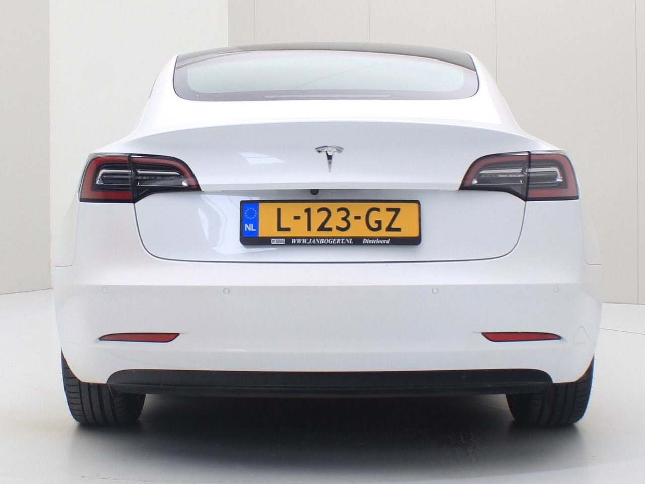 Tesla Model 3 Standard RWD Plus FACELIFT [ LFP-ACCU+WARMTEPOMP+AUTOPILOT+60 kWh+PREMIUM AUDIO ] 6