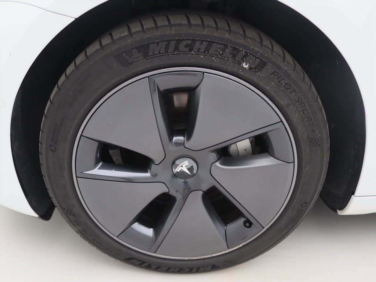 Tesla Model 3 Standard RWD Plus FACELIFT [ LFP-ACCU+WARMTEPOMP+AUTOPILOT+60 kWh+PREMIUM AUDIO ] 13