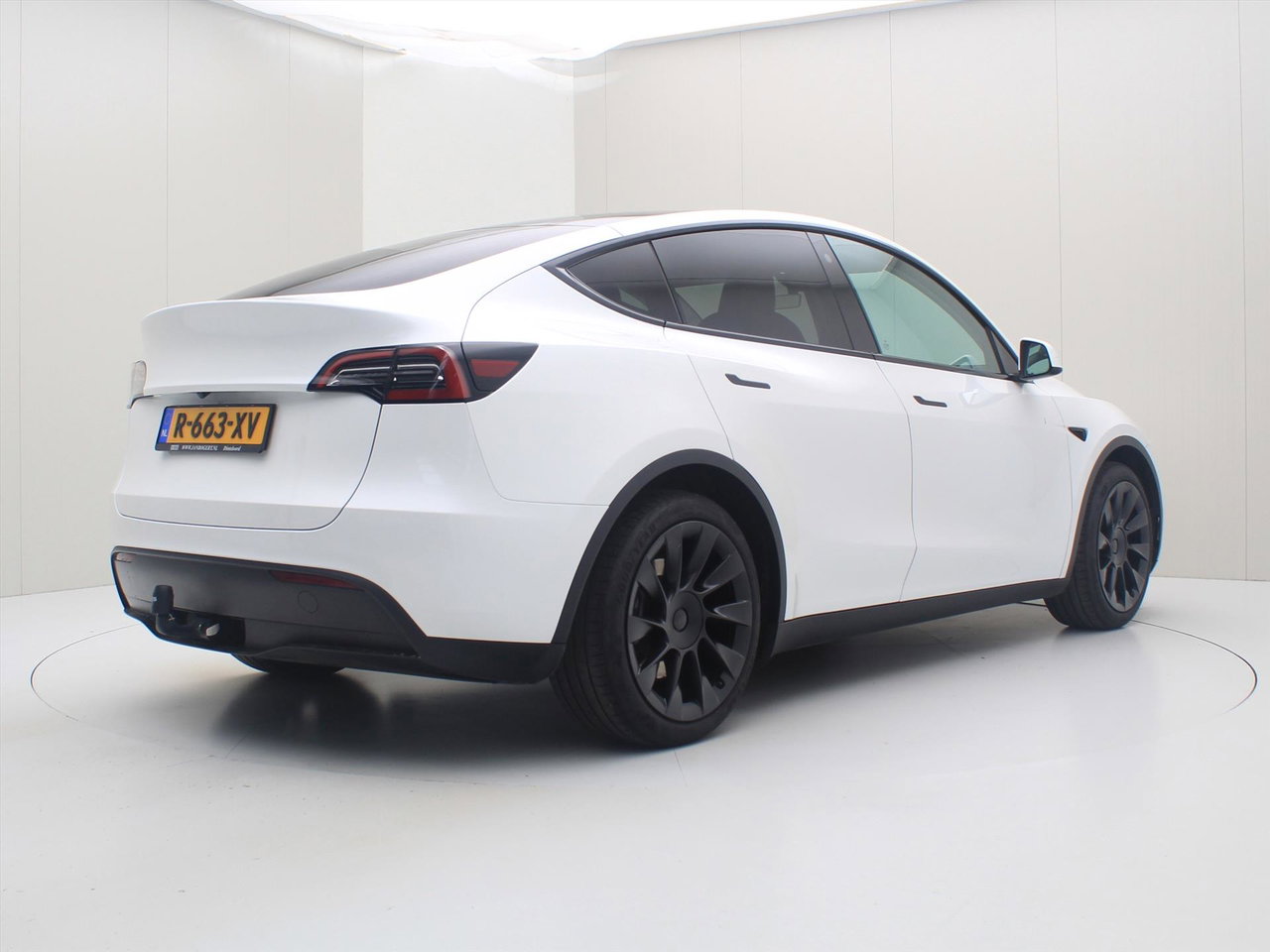 Tesla Model Y Standard RWD Plus [ TREKHAAK+LFP ACCU+AUTOPILOT+20 INCH+PREMIUM AUDIO ] 2
