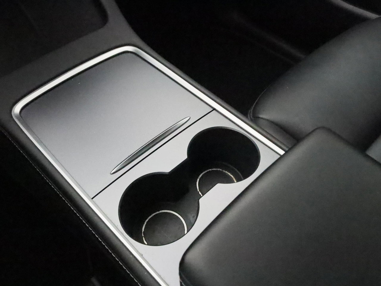 Tesla Model Y Standard RWD Plus [ TREKHAAK+LFP ACCU+AUTOPILOT+20 INCH+PREMIUM AUDIO ] 30