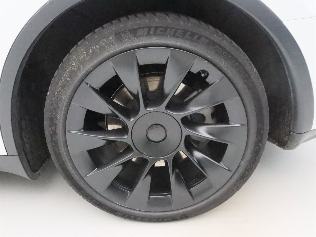 Tesla Model Y Standard RWD Plus [ TREKHAAK+LFP ACCU+AUTOPILOT+20 INCH+PREMIUM AUDIO ] 15