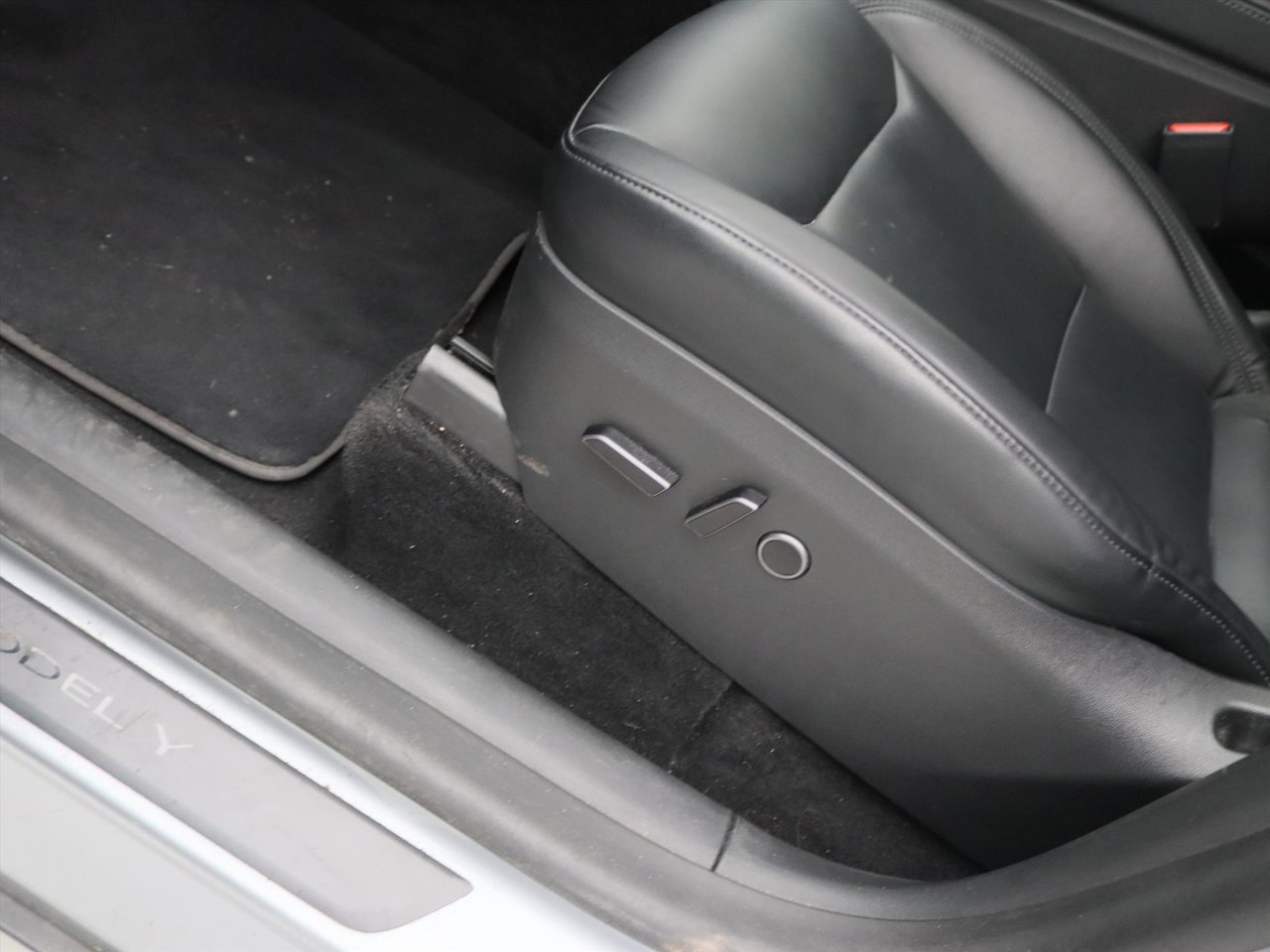 Tesla Model Y Long Range AWD 351PK 91,5% SoH [ QUICKSILVER+TREKHAAK+PREMIUM AUDIO+WARMTEPOMP+20 INCH ] 23