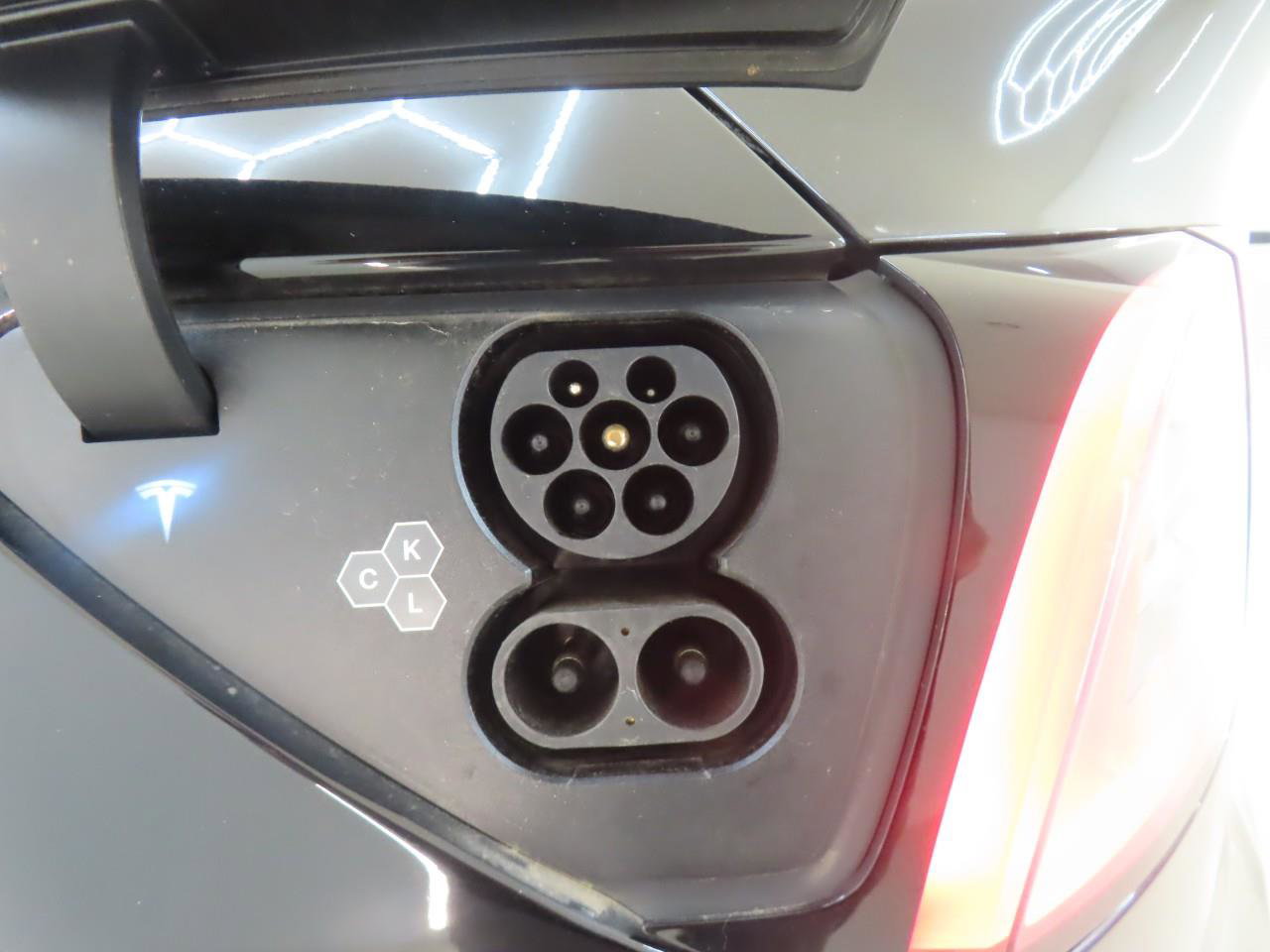 Tesla Model Y Standard RWD Plus 351pk [ HW4+LFP ACCU+AUTOPILOT+19 INCH+PREMIUM AUDIO ] 21