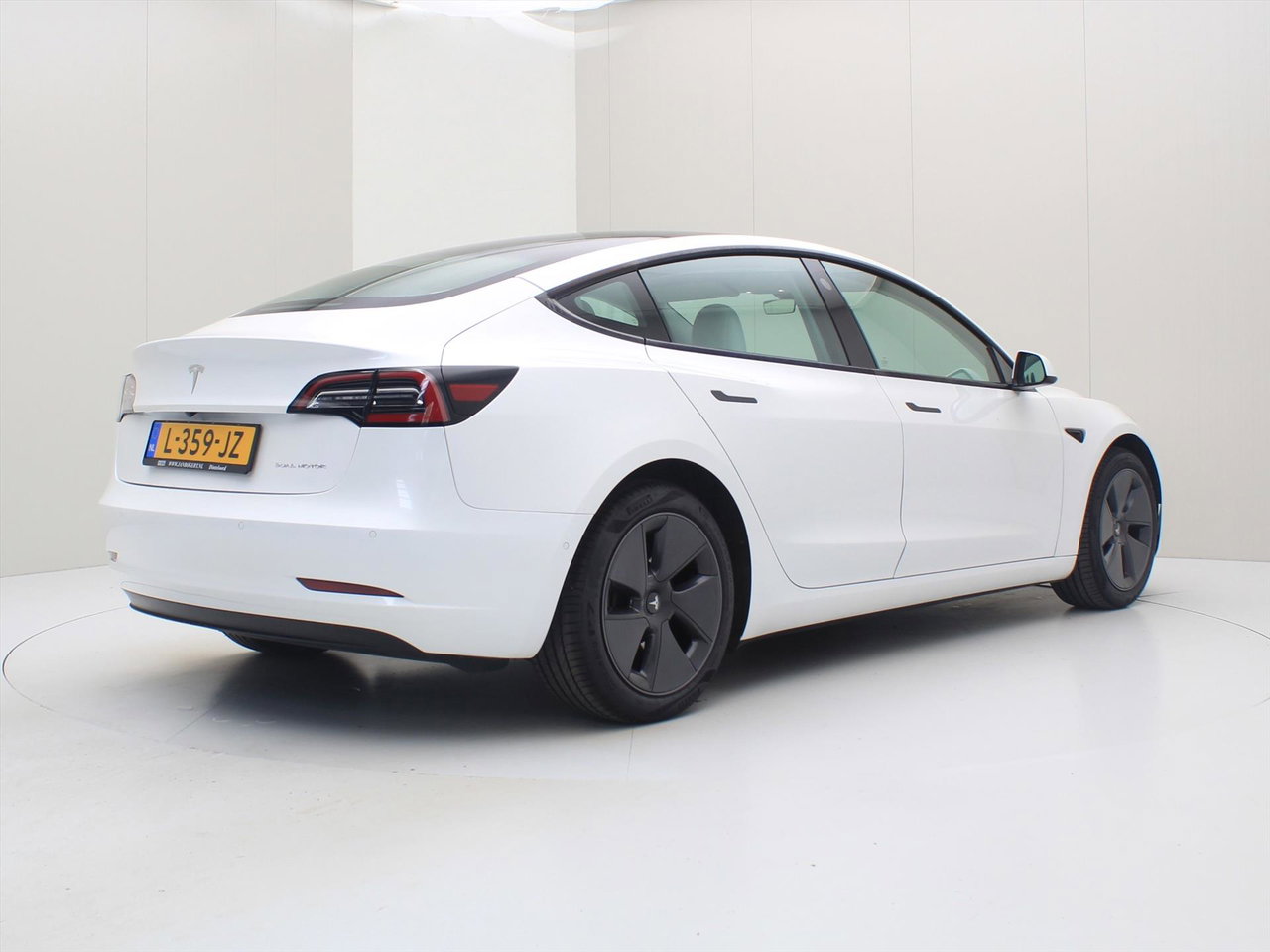 Tesla Model 3 Long-Range AWD 351pk 75 kWh FACELIFT 88,4% SoH [ WIT LEDER+WARMTEPOMP+ENHANCED AUTOPILOT+620KM WLTP+PREMIUM AUDIO ] 3