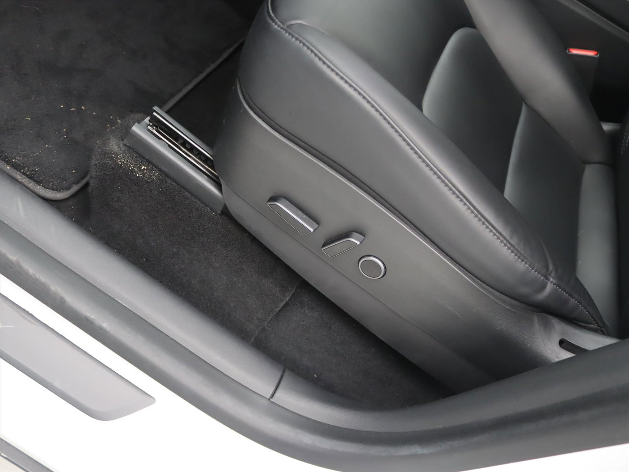 Tesla Model Y Long Range AWD 75kWh 351pk 92.8% SoH [ AMD RYZEN+AUTOPILOT+19 INCH+PREMIUM AUDIO ] 17